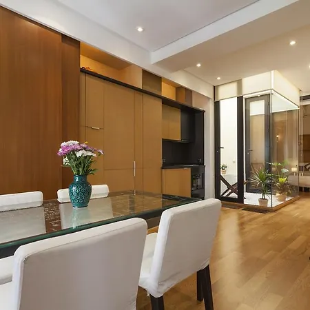 Apartment Artist's Charming Design - Space Maison Sevilla