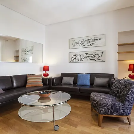 Artist's Charming Design - Space Maison Apartment