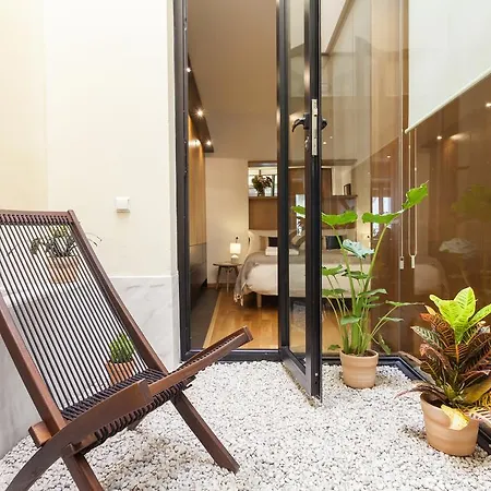 Artist's Charming Design - Space Maison Apartment *