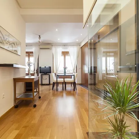 Апартаменты Artist's Charming Design - Space Maison *
