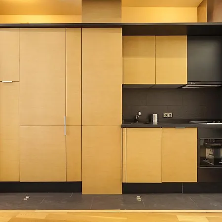 Artist's Charming Design - Space Maison *