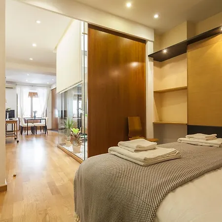Апартаменты Artist's Charming Design - Space Maison